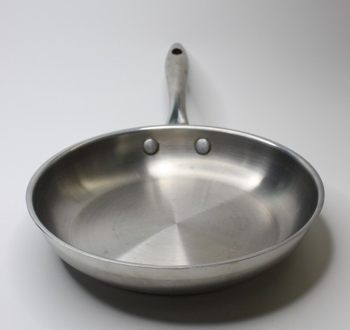 Utensilios de cocina Wolfgang Puck 10" omleta salteador sartén 18-10 acero inoxidable - Imagen 5 de 11