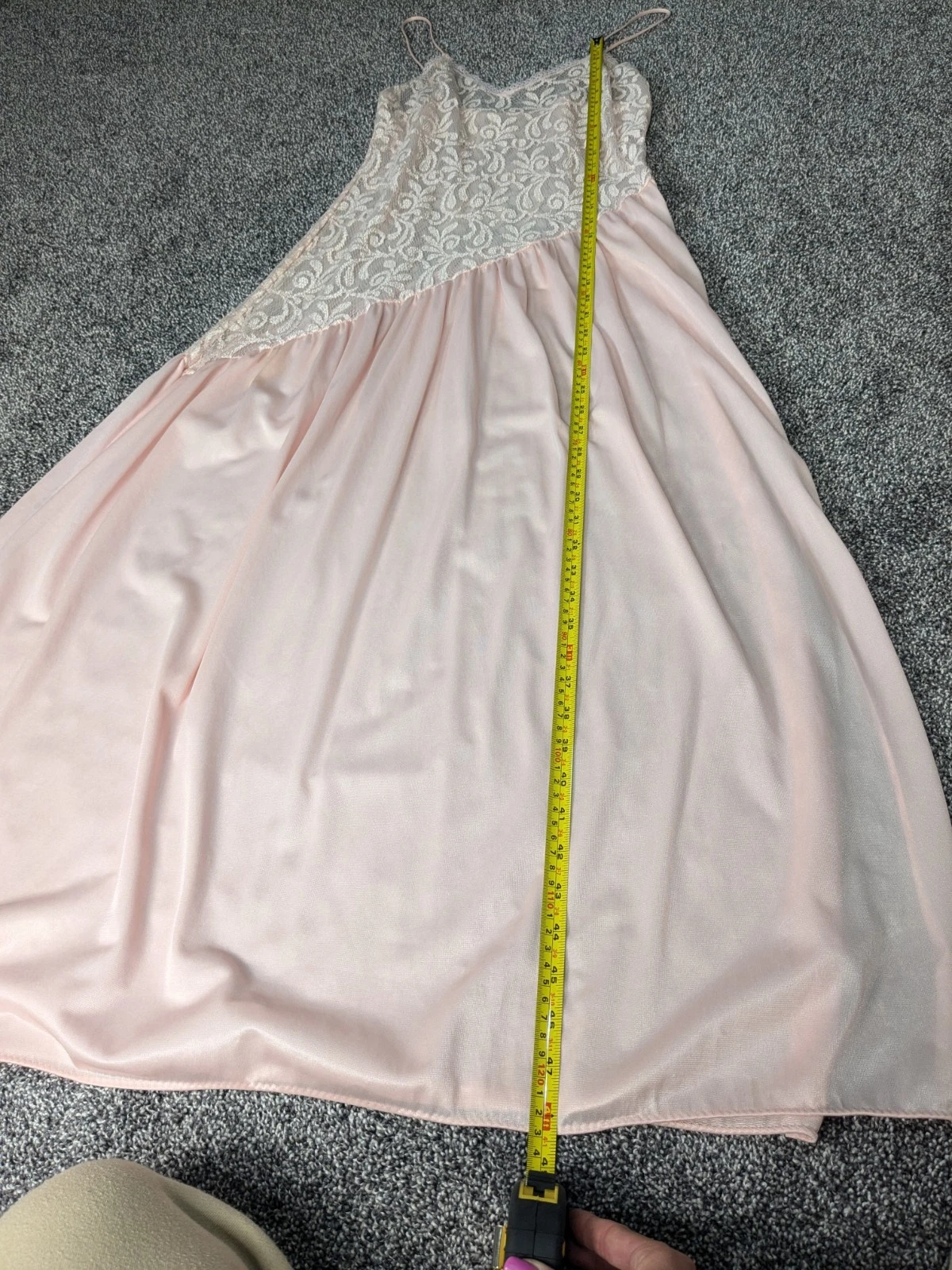 Vintage Undercover Wear S abito slip pizzo setoso asimmetrico rosa Fairycore USA