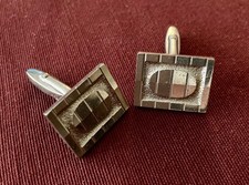 Paire De BOUTONS De MANCHETTE Argentés Vintage Livraison rapide et soignée.