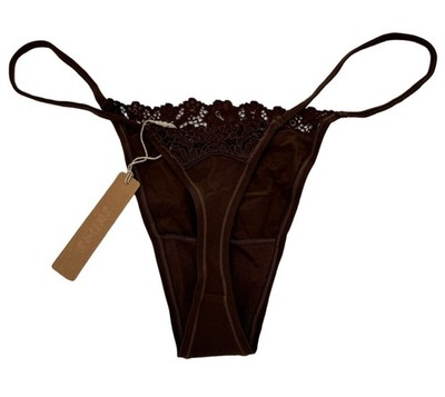 SKIMS Kim Kardashian Fits Everybody Lace String Thong Panty