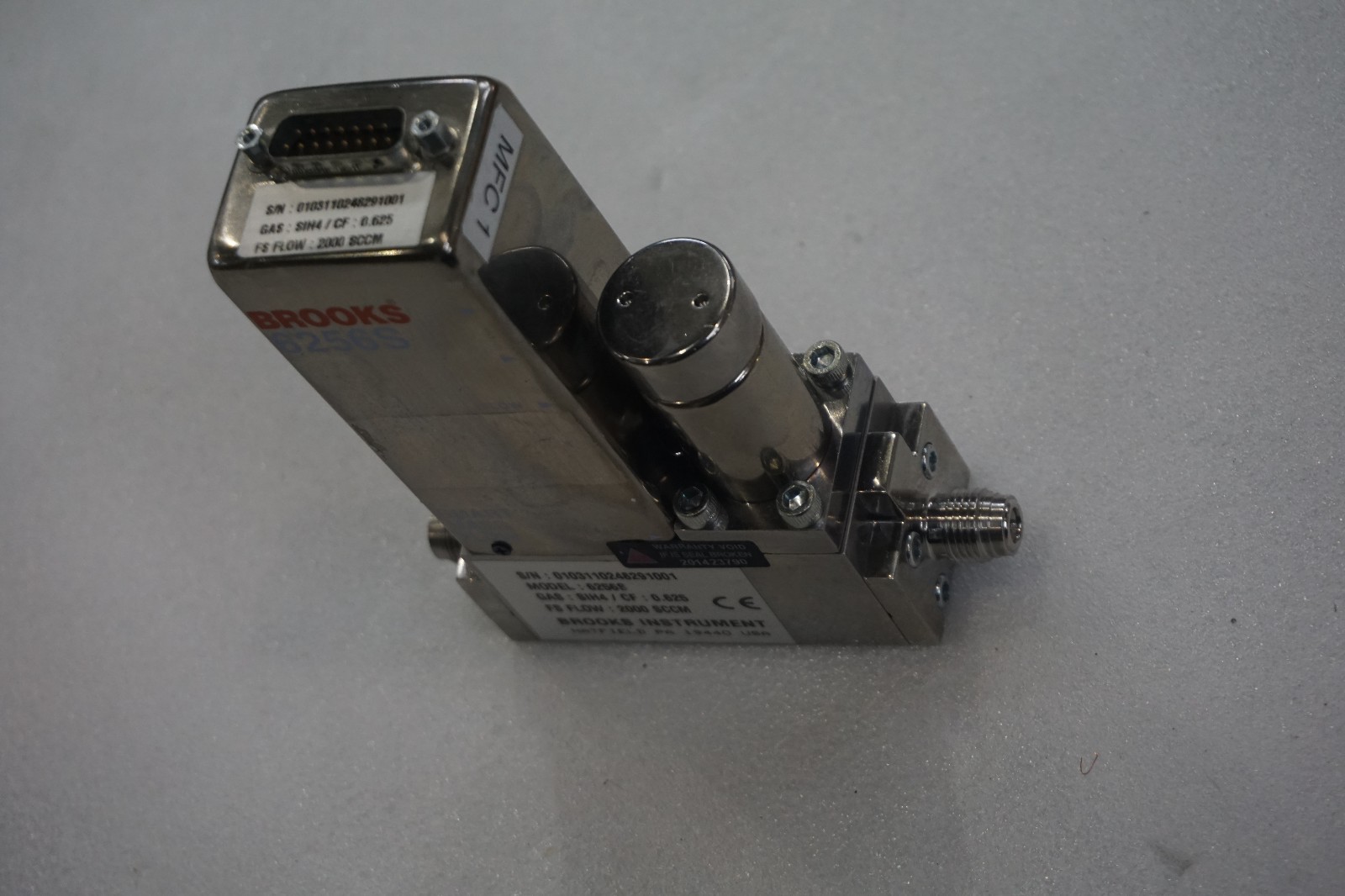 BROOKS 6256S MASS FLOW CONTROLLER GAS:SIH4/CF:0.625,2000SCCM FREE SHIP