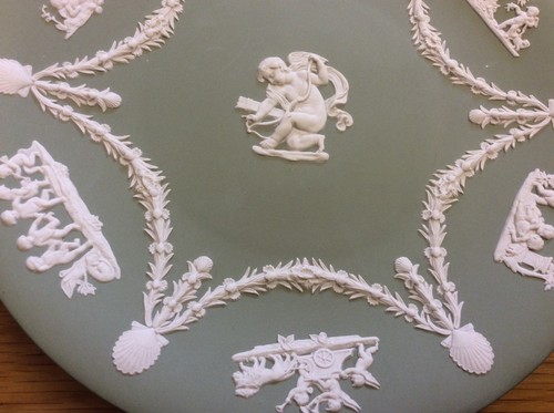 Wedgwood Green Jasper Ware Cherubs Plate1970's British 23cm/9" approx dia NEW - Picture 5 of 6