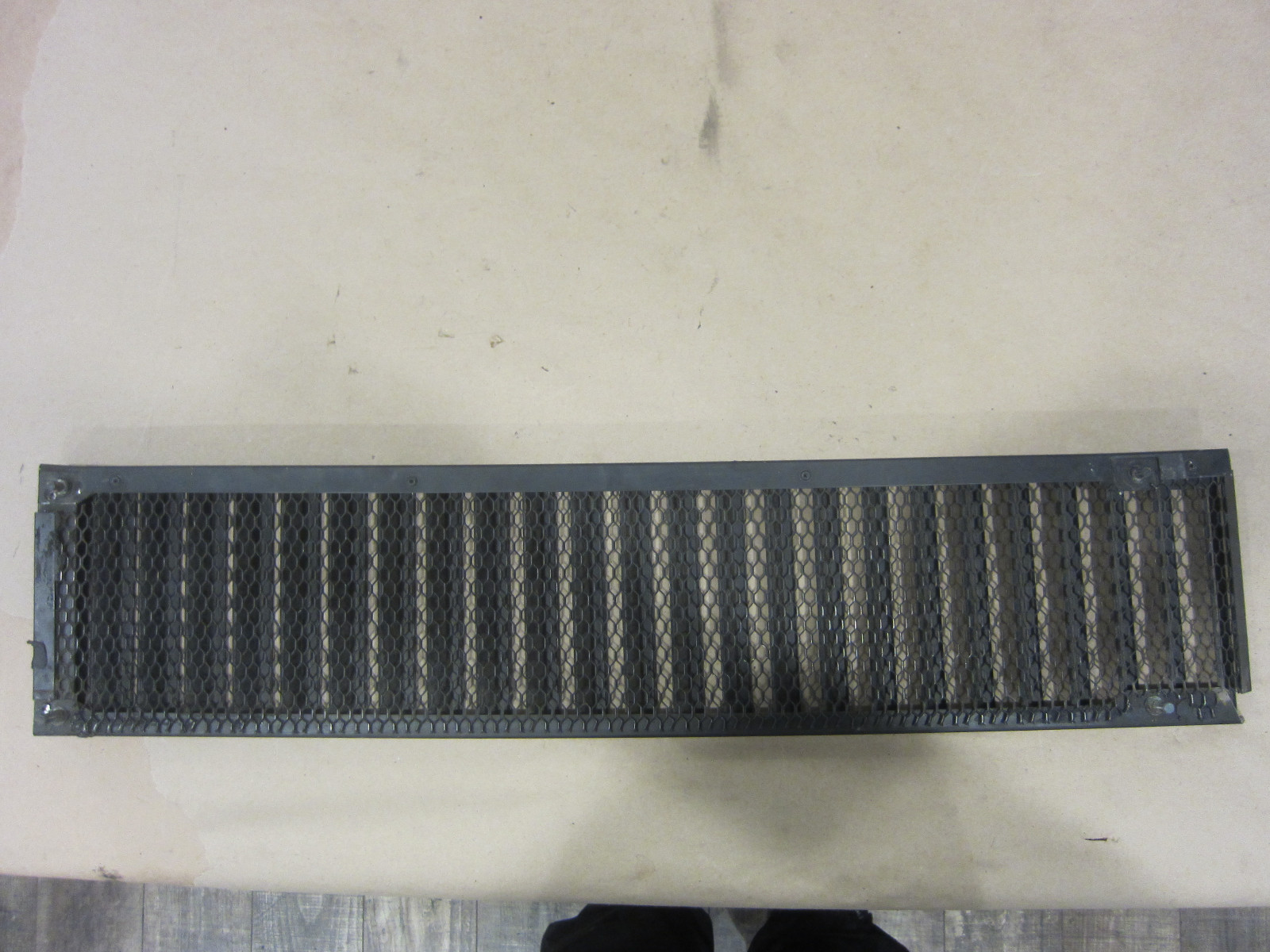 Ferrari Testarossa. RH Side Engine Cover Top Grille Part# 61500000