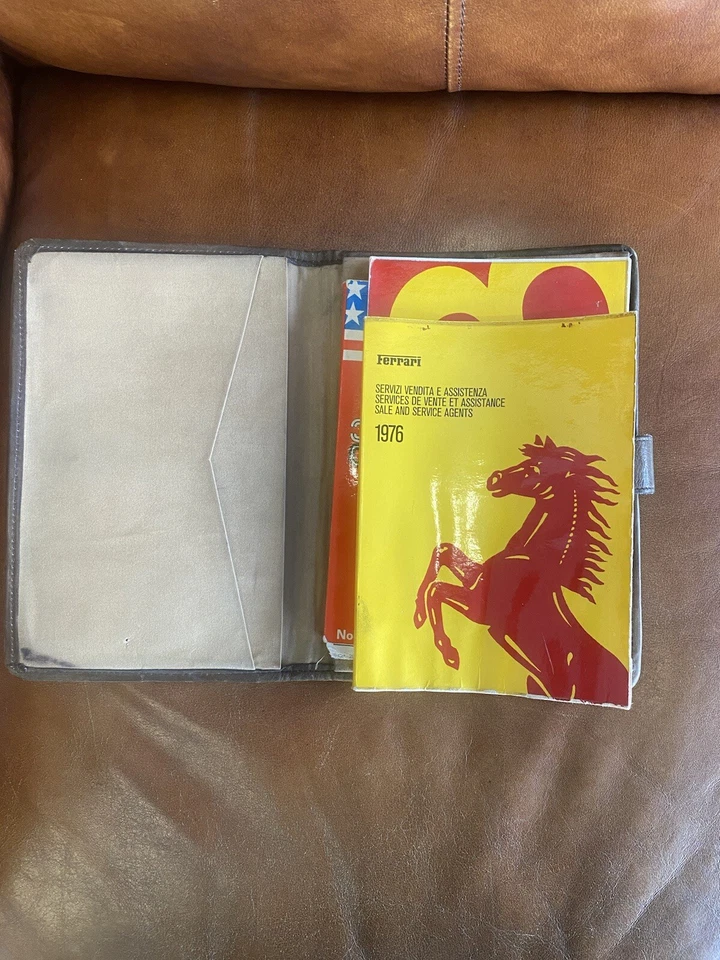 Ferrari 308 GTB 1976 libro de bolsa Foto 2 de 4