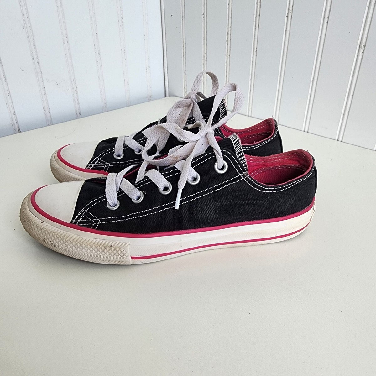 ♡y♡ Converse Chuck Taylor All Star Youth US Size 2 Black Pink