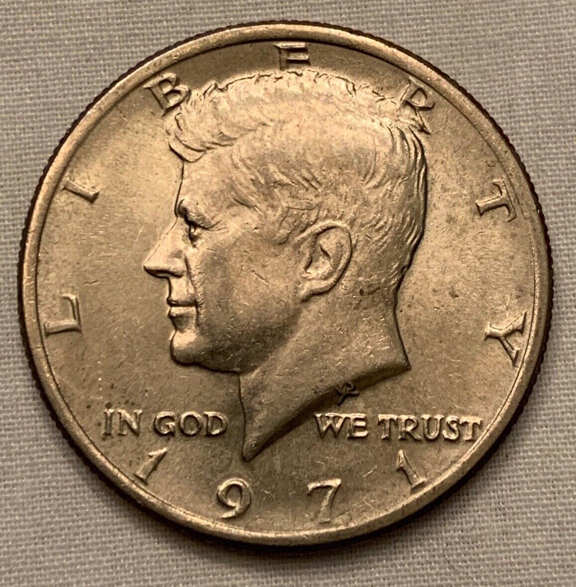 1971 John F KENNEDY HALF DOLLAR Coin - No Mint Mark Rare and Very