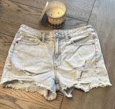 Old Navy OG Straight High-Waisted Distressed Denim Shorts Size 8 Light Wash