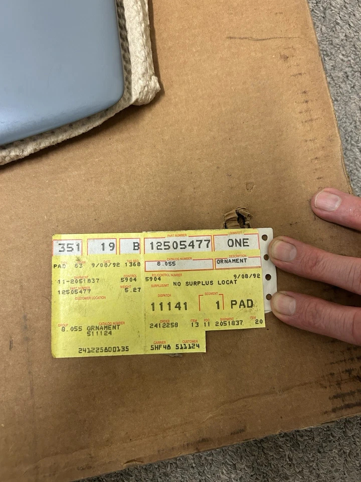 Chevy Camaro Z28 1991-1992 capó ampollas OEM nuevo stock antiguo par nunca instalado  Foto 3 de 4