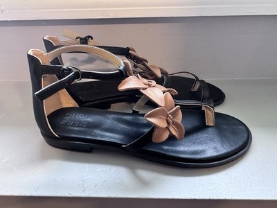 Naturalized Farah Flower Leather Thong Sandal Brown Black 8.5 NEW