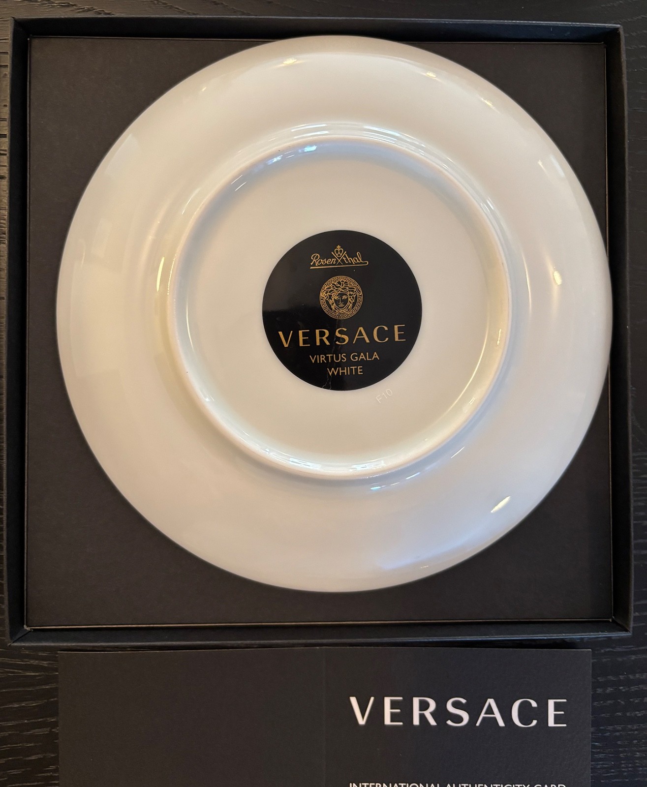 Versace Virtus Gala White Plates 17cm Set of 4 | Rosenthal | New in Box thumbnail 4
