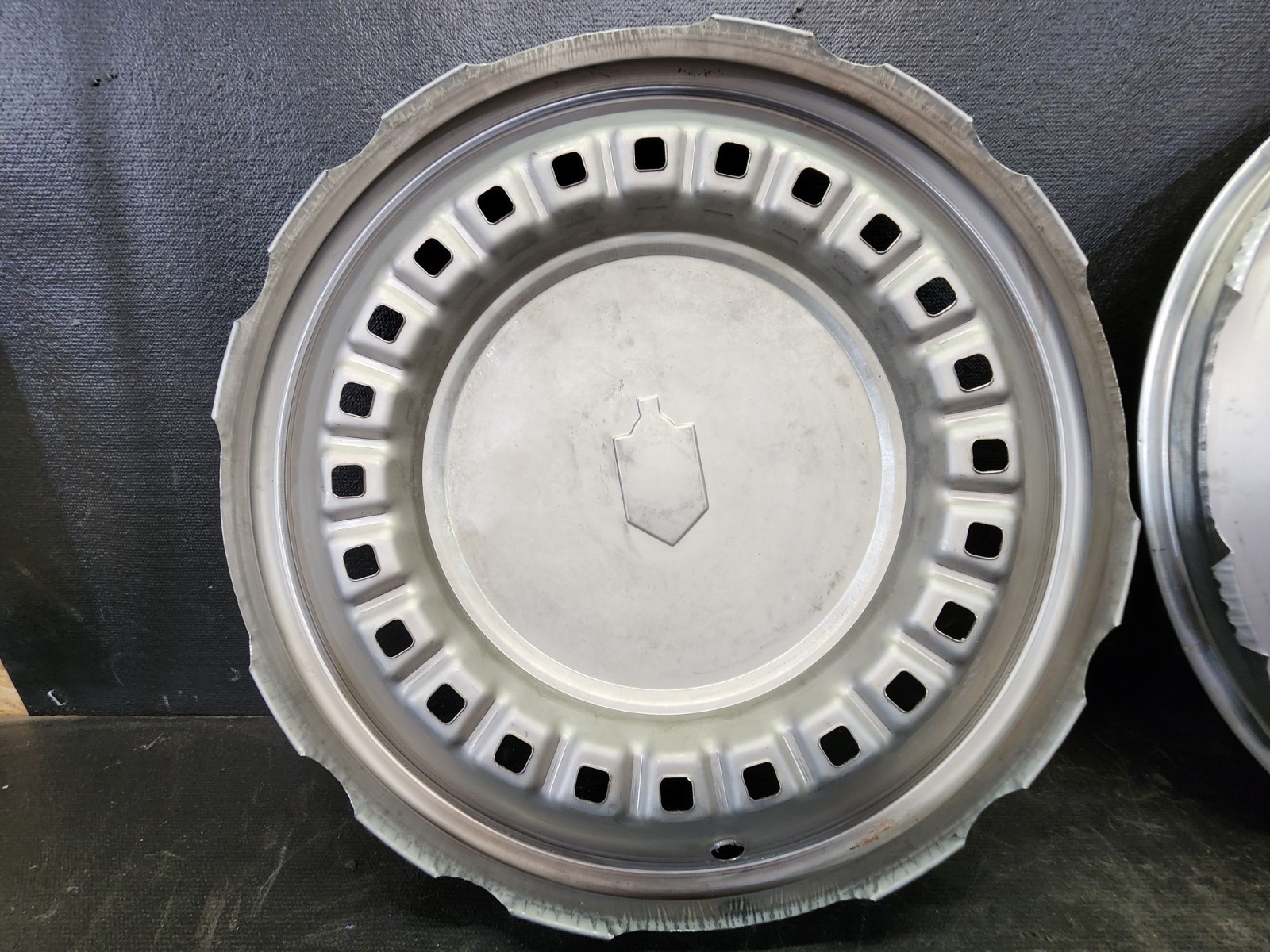 1981 1989 Chevy Monte Carlo Hubcap Pair Wheel Cover Chevrolet Rim 84 85 GM OEM