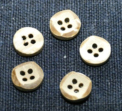 12 Kokos Knöpfe ''CARVED''  / ca. 11mm  (#2)