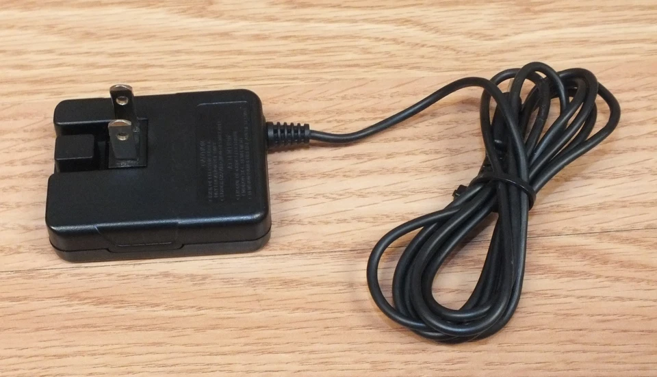 Game Stop (BB-7331 PL-7331) 5.2VDC 320mA Class 2 Power Supply / AC Adapter - Image 2 of 4