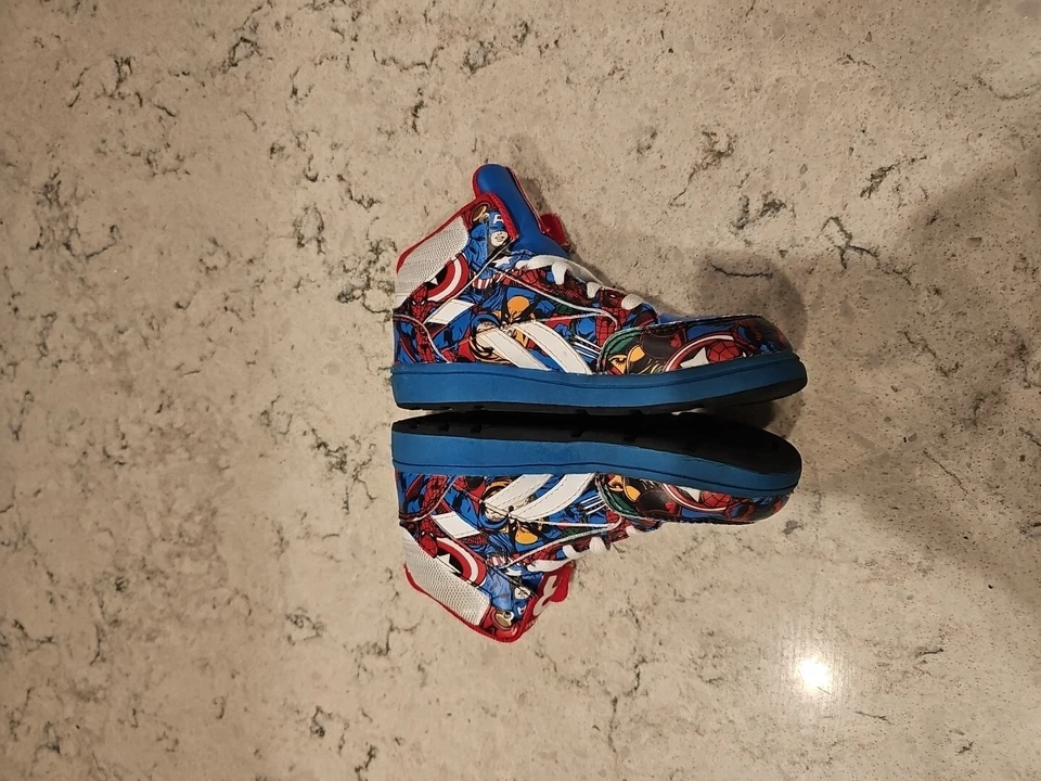 Zapatillas altas Reebok talla 3 Marvel Super Hero rojo/blanco/azul dibujos animados talla 10 Foto 3 de 4