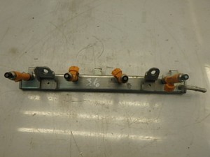 Einspritzleiste Suzuki Swift III 1,3 16V Benzin 68 KW M13A DE103881