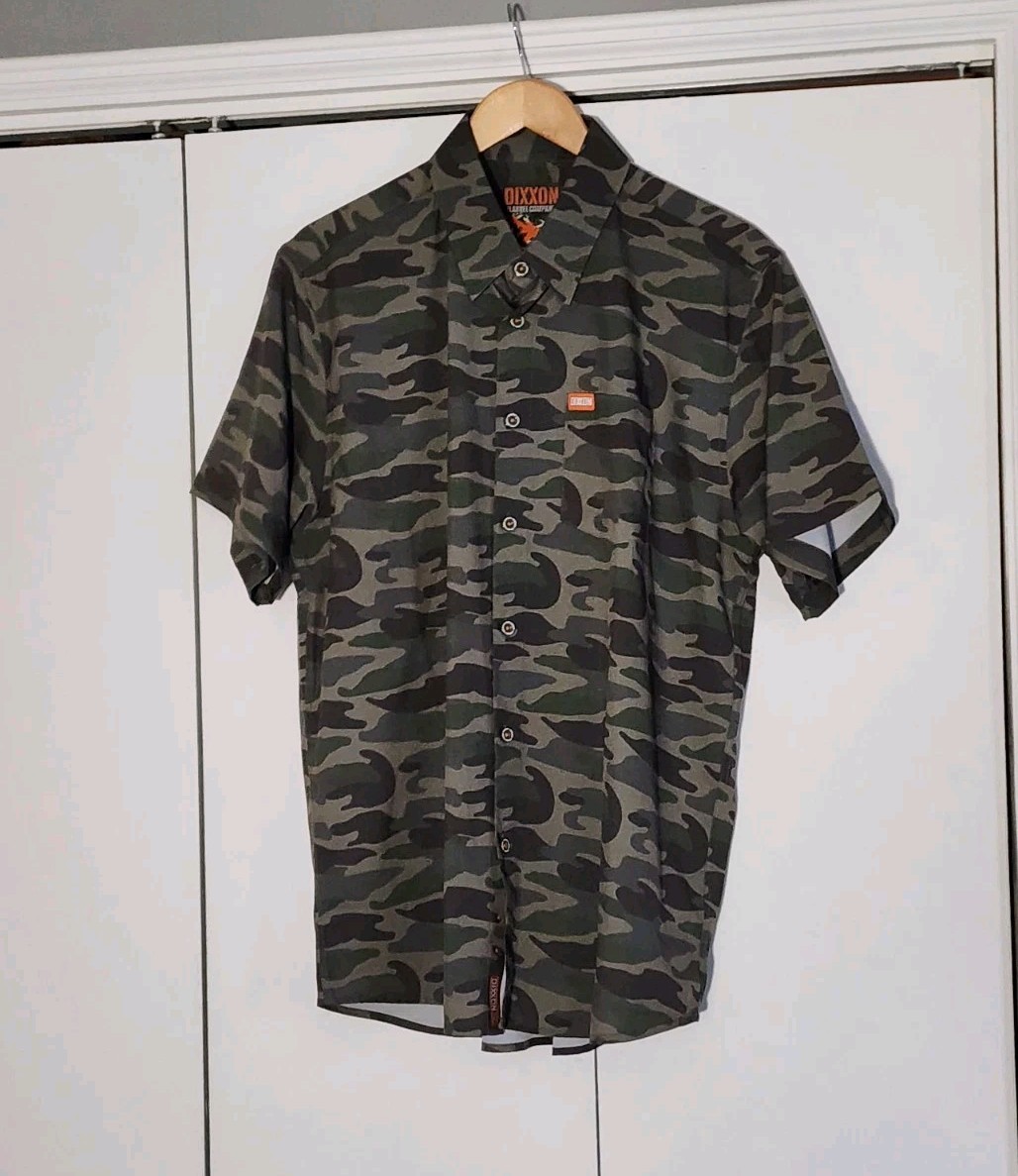 Dixxon Camouflage Button-Down Large - image 1