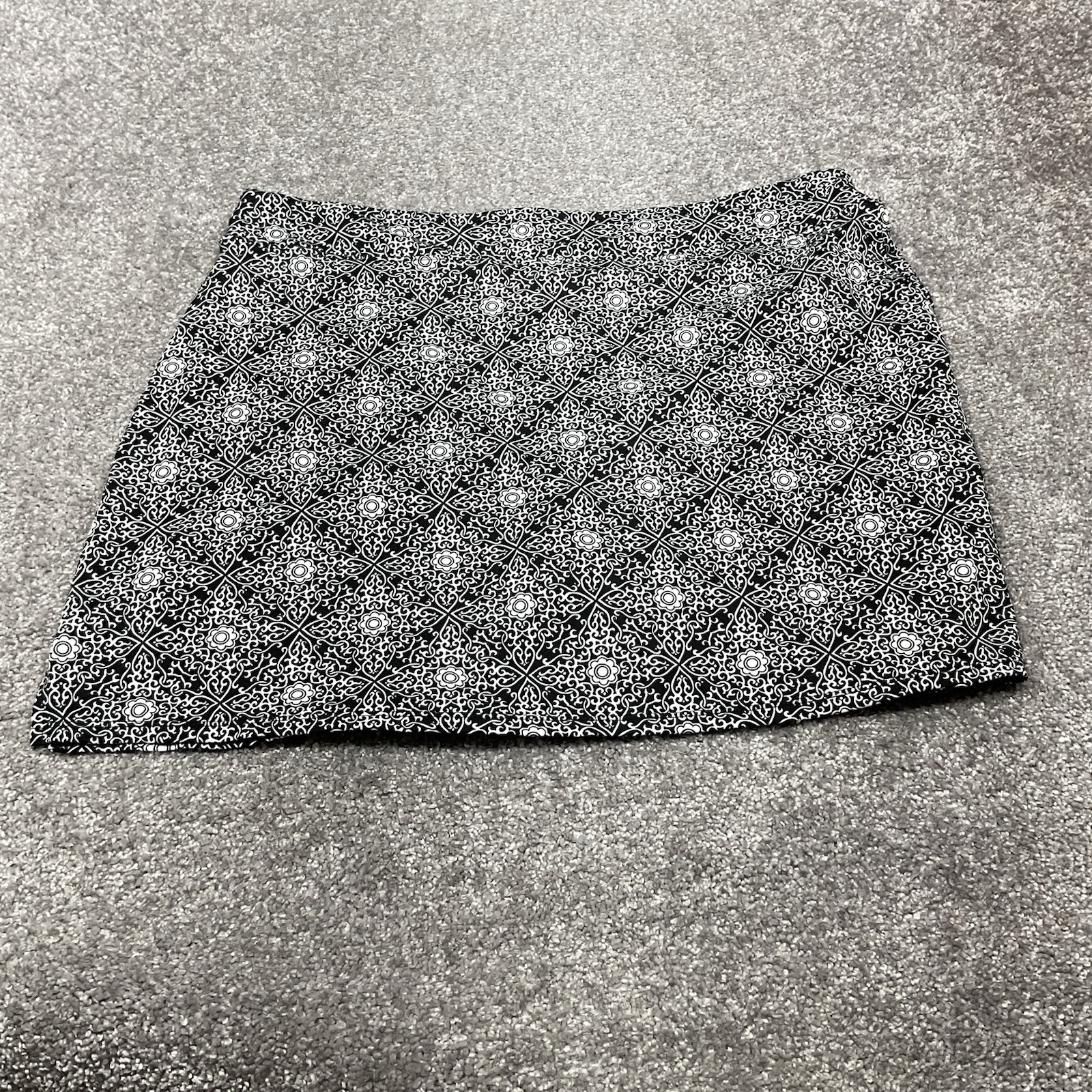 Tranquility Pull On Stretch Skort Black/White Siz… - image 2