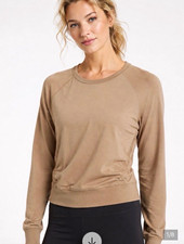 Athleta Women s Beige Crewneck Raglan Lightweight Pullover Sweatshirt Size M