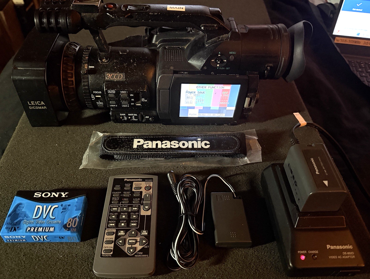 Panasonic AG-DVX100BP Professional MiniDV Camcorder, 24p/30p/60i