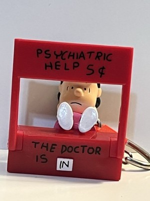 Vintage Basic Fun Peanuts Psychiatric Help Booth Lucy Keychain 2001