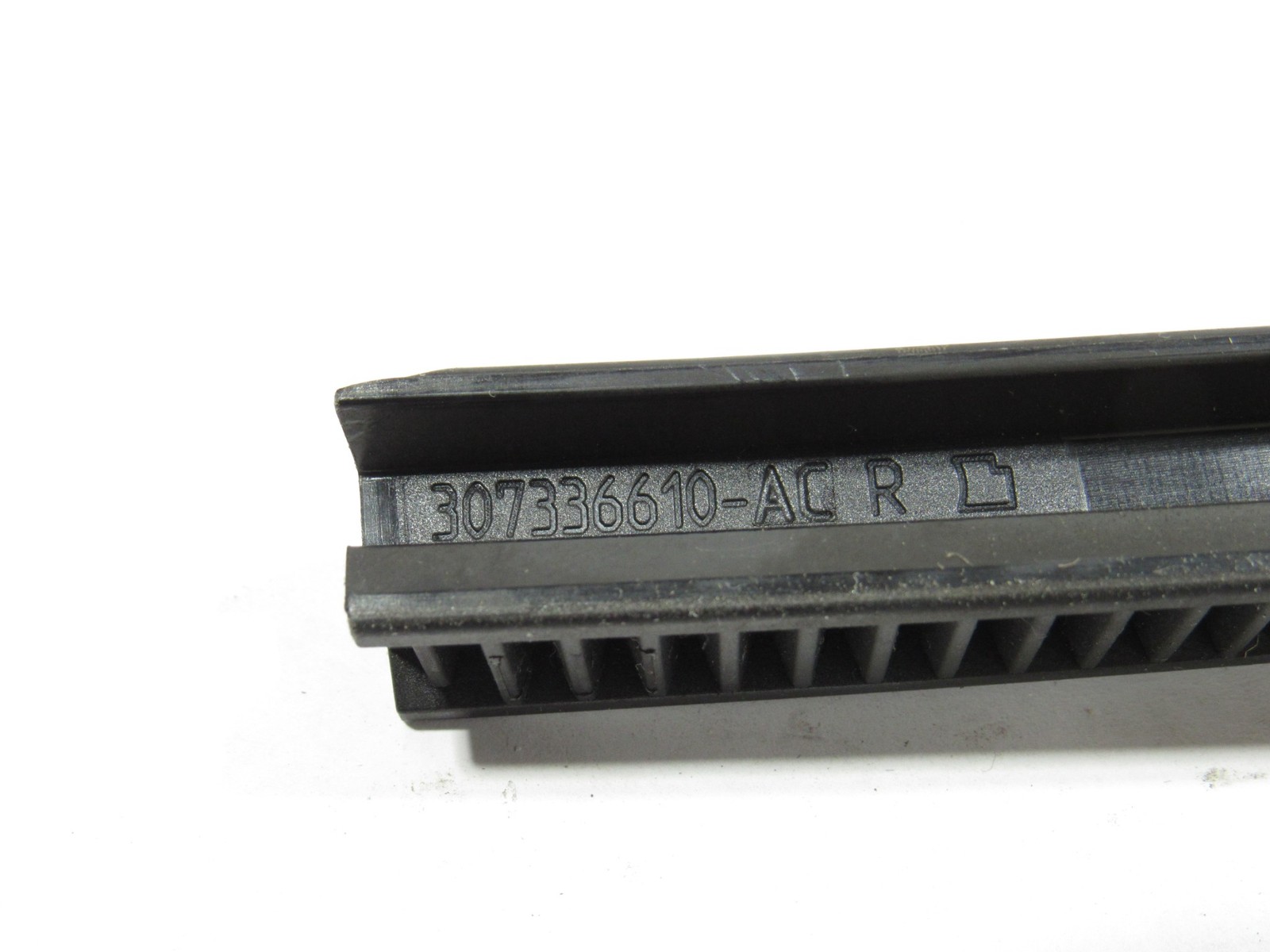 12-18 Bentley Continental GT W12 2015 Right Seat Belt Adjuster Carrier Arm ; :A