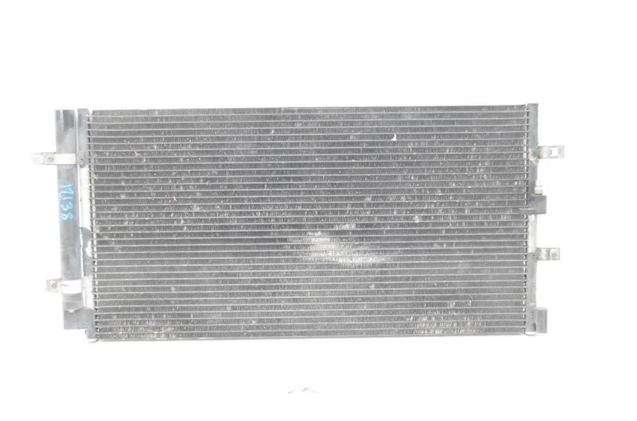 Audi A5 2008-2013 cupé 3,2 L conjunto condensador CA Foto 2 de 4