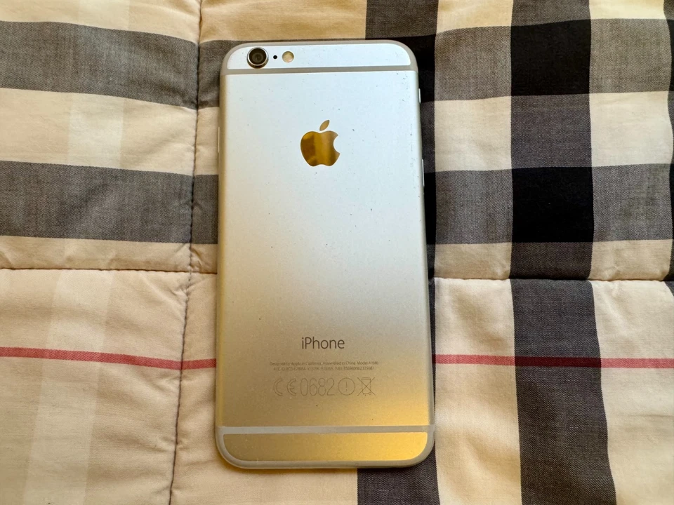 iPhone 6 | Argento | 64 GB | Batteria all'86% - Immagine 2 di 4