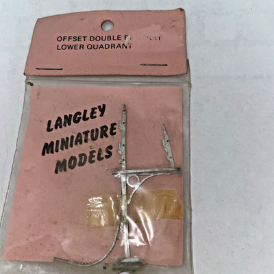 Offset Double Lower Quadrant Signals ''N'' Gauge Langley Miniaturmodelle