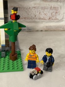 Lego 31012 Creator Family House Complete Set w/ Minifigures & Manuals READ!