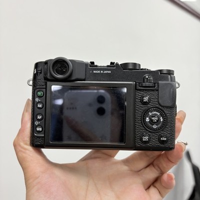 FUJIFILM X10 12MP Digital Camera with 12 Megapixel Optical Zoom