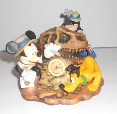 Disney Animal Kingdom Big Dig In The Boneyard Dinosaur MICKEY PLUTO GOOFY Clock