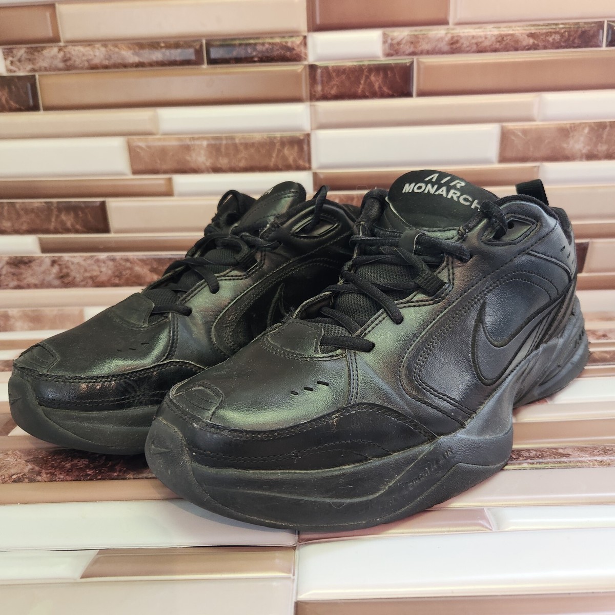 Nike Air Monarch IV Men display picture 2