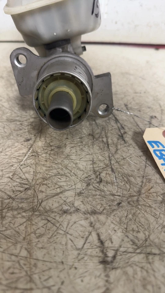 06-07 DODGE MAGNUM CHARGER CHRYSLER 300 BRAKE MASTER CYLINDER — 第 3/4 张图片