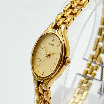 SEIKO 1F21-5A00 Women's Vintage Oval Quartz Wristwatch Gold Silver Watch