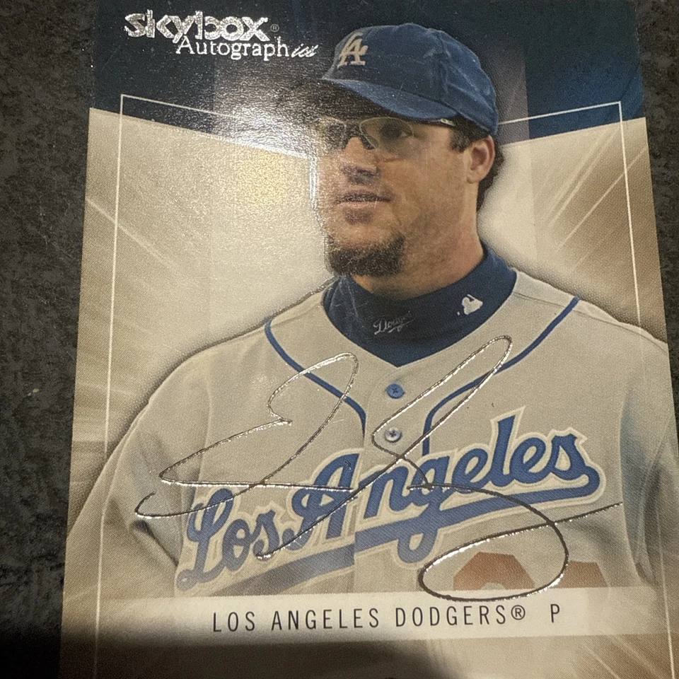 2005 Skybox Autographics - Eric Gagne #29 - Image 3 of 4