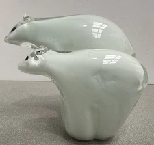Art Glass Polar Bear Glass Figurine Collectable Animal Paperweight