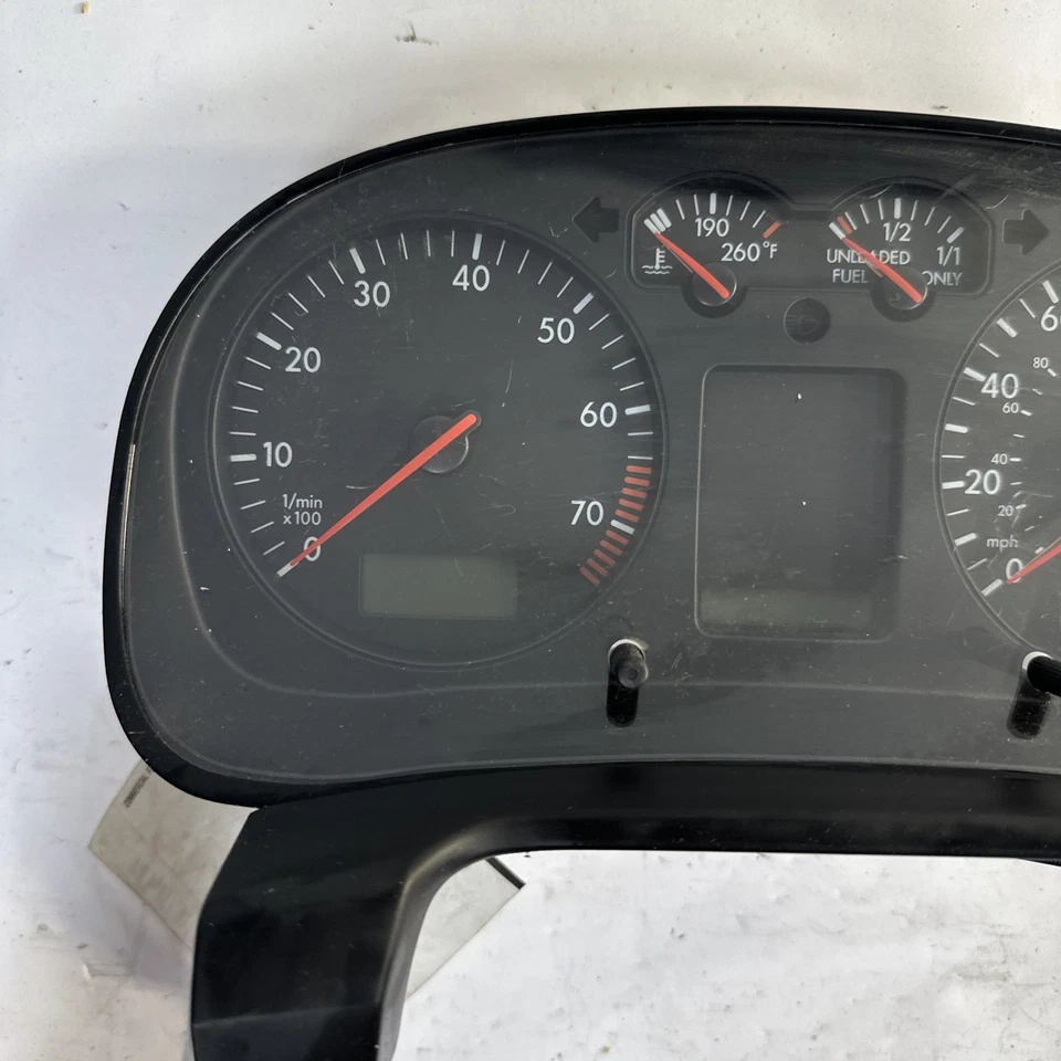 00 01 VW Volkswagen GOLF GTI Speedometer Cluster OEM E4 - Imagem 2 de 4