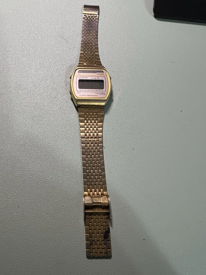 Vintage 1981 Texas Instruments Digital Chronograph Watch PARTS ONLY - Image 3 of 4