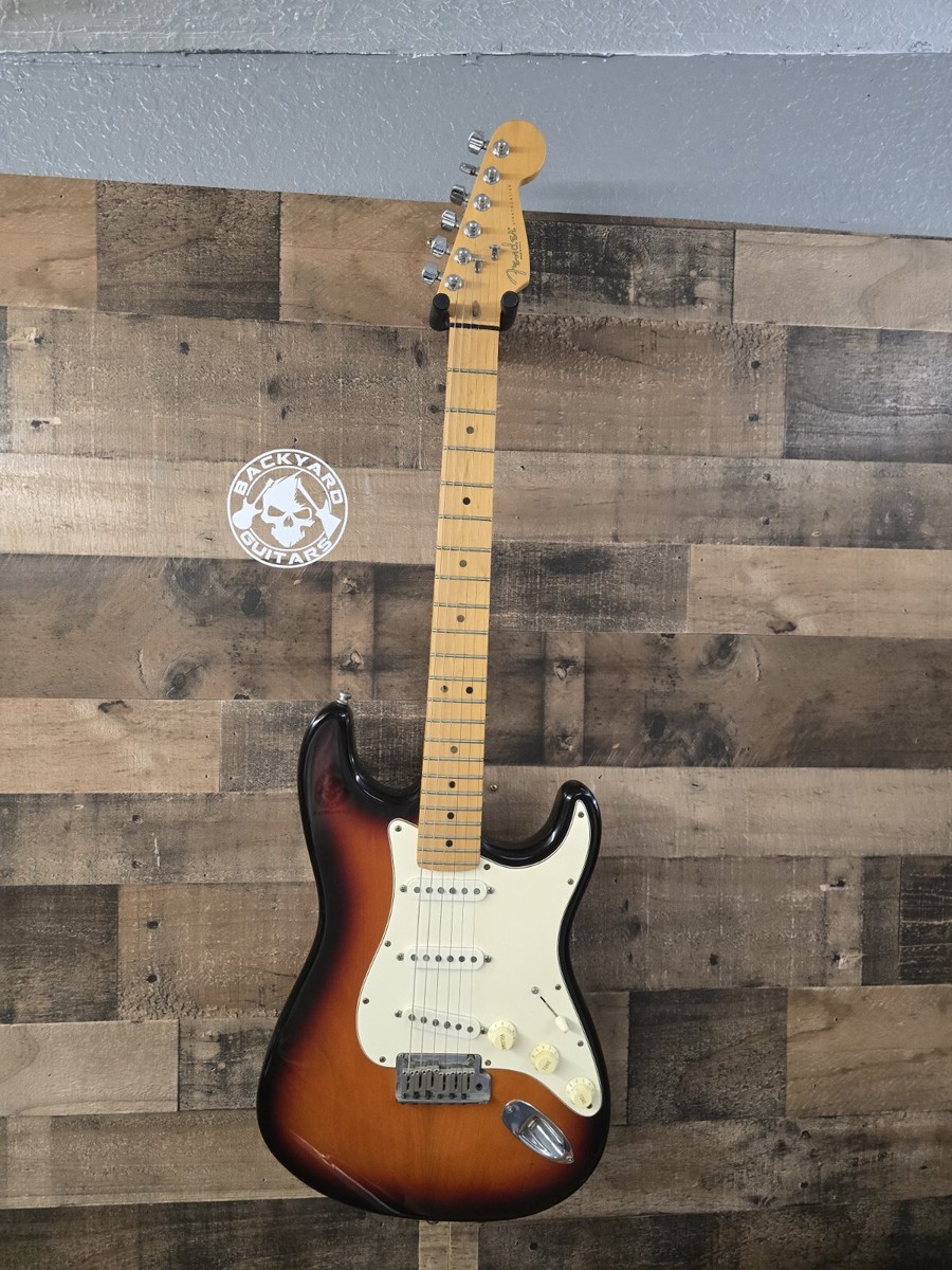 1995 Fender American Standard Stratocaster - Sunburst W/Ohsc 1995 Fender American Standard Stratocaster - Sunburst W/Ohsc