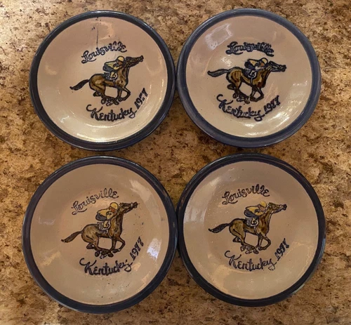 Louisville Stoneware Co Louisville, KY 4-3/4" Trinket Tray, Coasters, 1977 Set 4