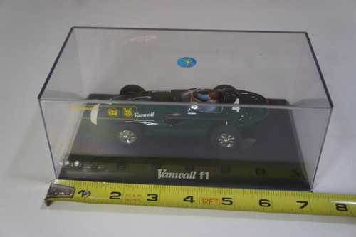 Scalextric USA Maßstab 1:32 Slotcar C2663 - Vanwall F1 1958 #4 Classic Grand Prix - Bild 11 von 12