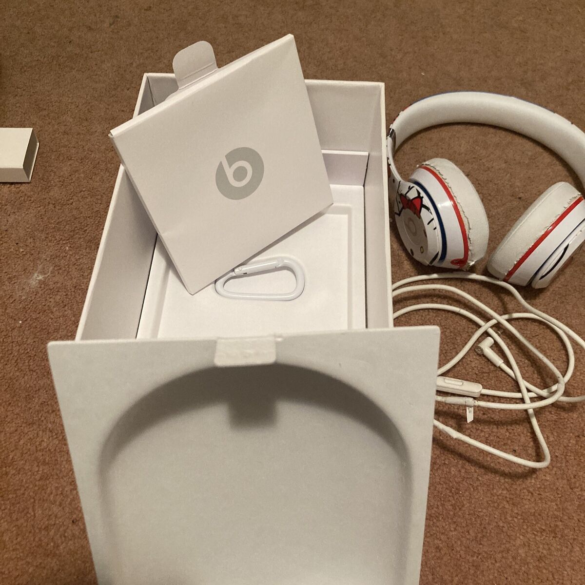 Hello Kitty Beats Dr Dre Solo 2 Special Edition Wired Hello Kitty Beats Dr Dre Solo 2 Special Edition Wired