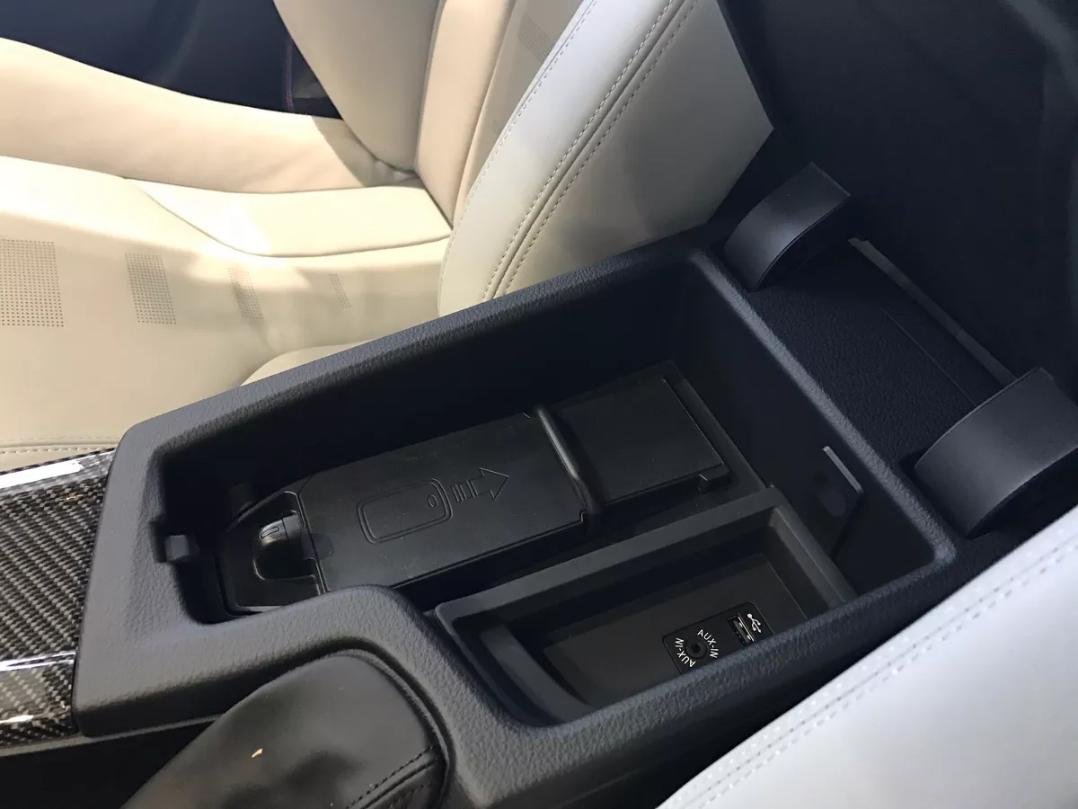 Genuine BMW Wireless Charging Shelf Adapter F30 F31 F34 F35 3 F32 F33 F36 4