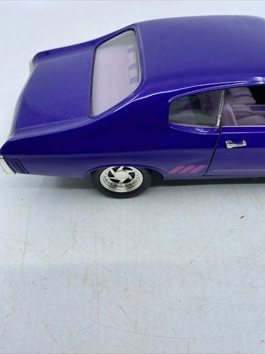 Ertl 1/18 Scale Diecast 7979 - 1970 Chevy Chevelle - Purple - Picture 9 of 14