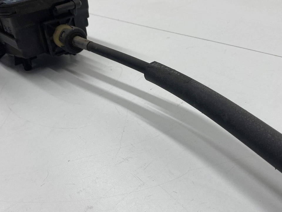 Audi RS4 Gear selector unit & cables B8 2013 - Image 3 of 4