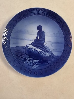 Vtg Royal Copenhagen Denmark 1962 7'' Mermaid Wintertime CollectorvPlate Blue  C2