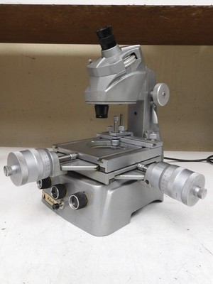 Mitutoyo- mdl. 176-104 - 30x Toolmakers Microscope 6''x6'' stage, 1'' travel - QG66