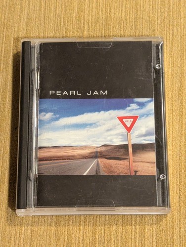 Pearl Jam - Yield - MD Minidisc Music Album - Complete & Play Tested