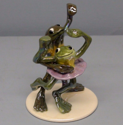 Open Eyes Hagen Renaker Specialty Dancing Frogs on Base