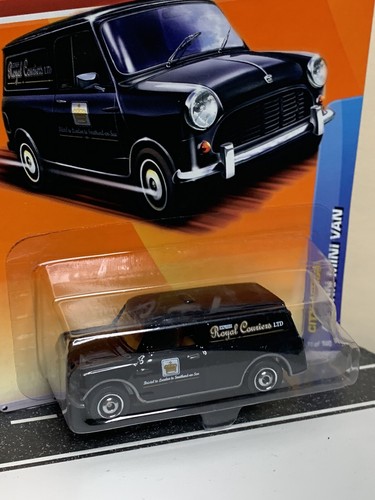 2010 Matchbox City Action Black Austin Mini Van Black 72/100 Royal Couriers NIP - Picture 11 of 13